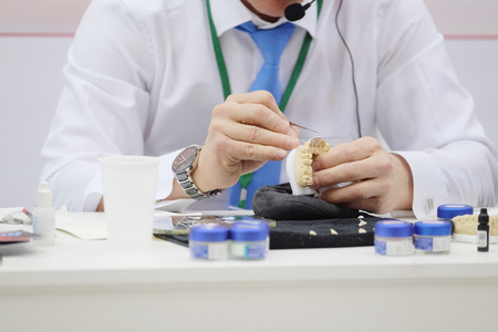 牙体修复工作对义齿基托口腔修复体学生工作对义齿基托义齿基托制成