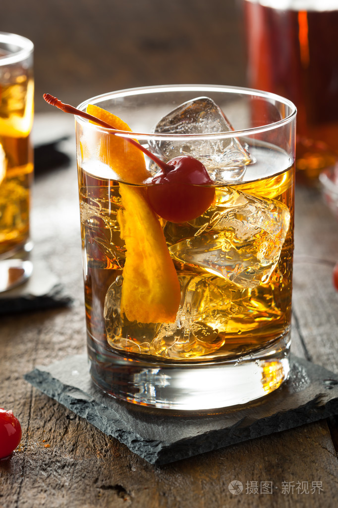 自制的老式鸡尾酒