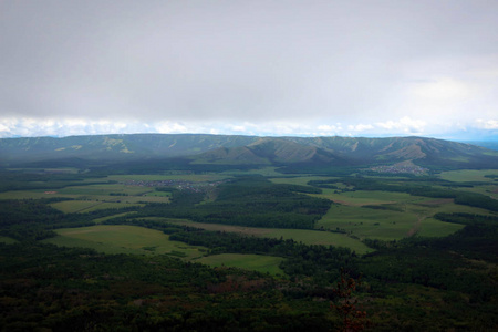 Uraltau 山脉和 Arvyakryaz 山的美景, 南乌拉尔, 巴什托克斯坦, 俄罗斯