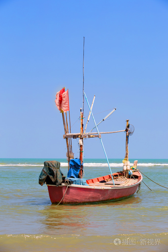 蓝蓝的天空环境渔夫船