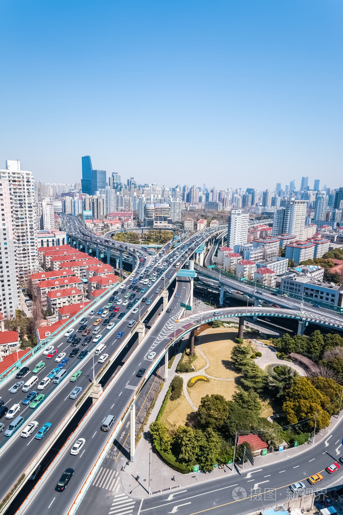 城市立交高架桥的