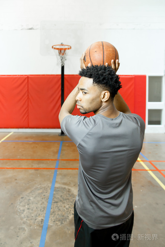 有吸引力的美国黑人篮球运动员