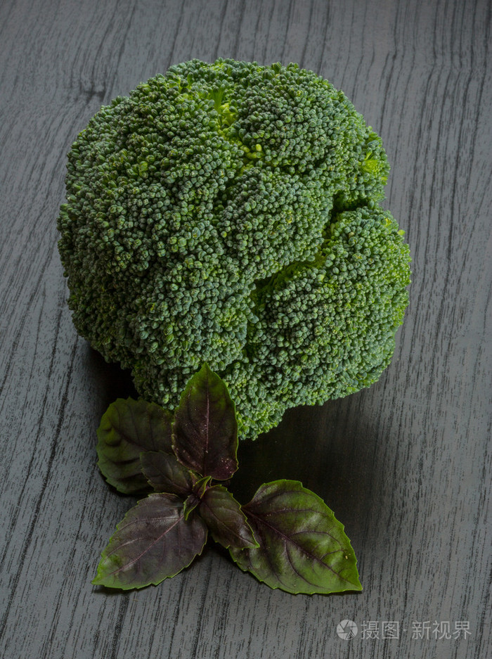 新鲜西兰花