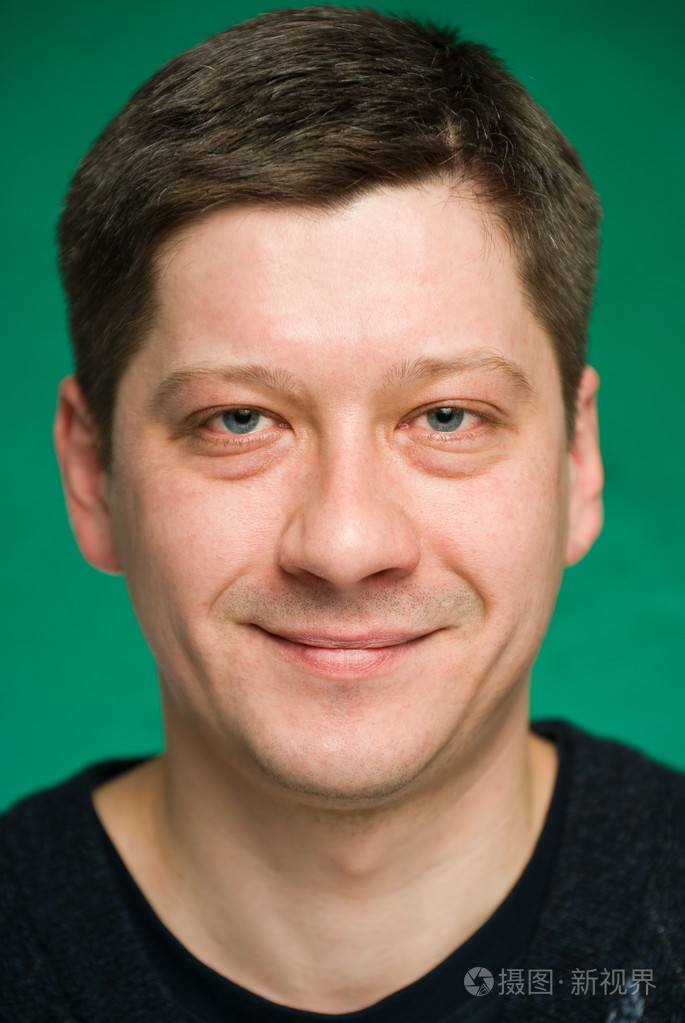 微笑着的人的肖像