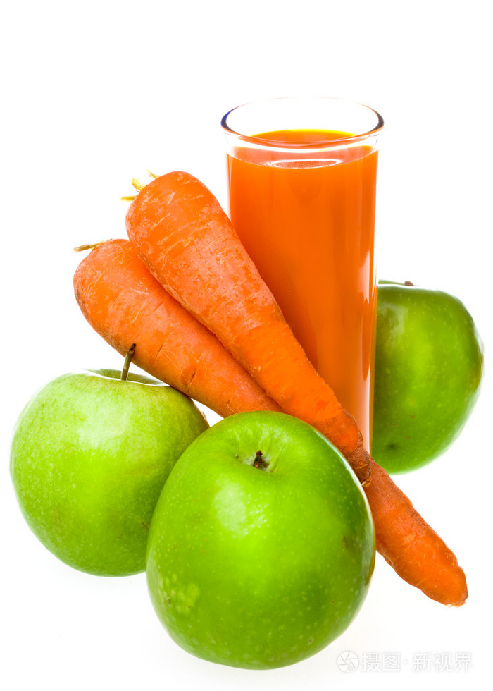 苹果胡萝卜和一杯果汁