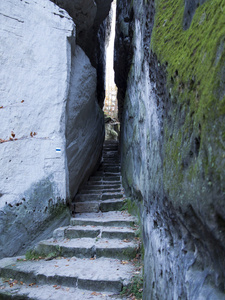 波西米亚天堂岩石楼梯狭窄的路径