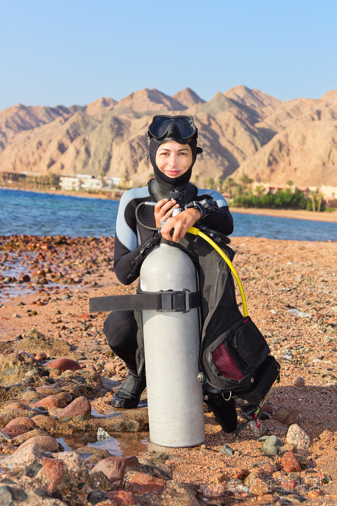 女人潜水员
