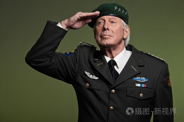 我们军事一般戴着贝雷帽.称呼.工作室肖像