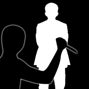 车标是两刃的刀在背后捅一刀的刀照片