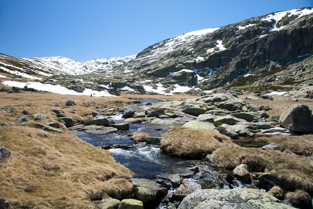 在 gredos 山景观