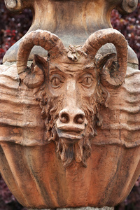 撒旦的雕像山羊照片