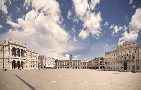 风景优美的广场单位意大利在意大利的里雅斯特观