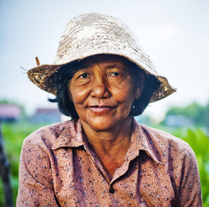 柬埔寨当地女性农民