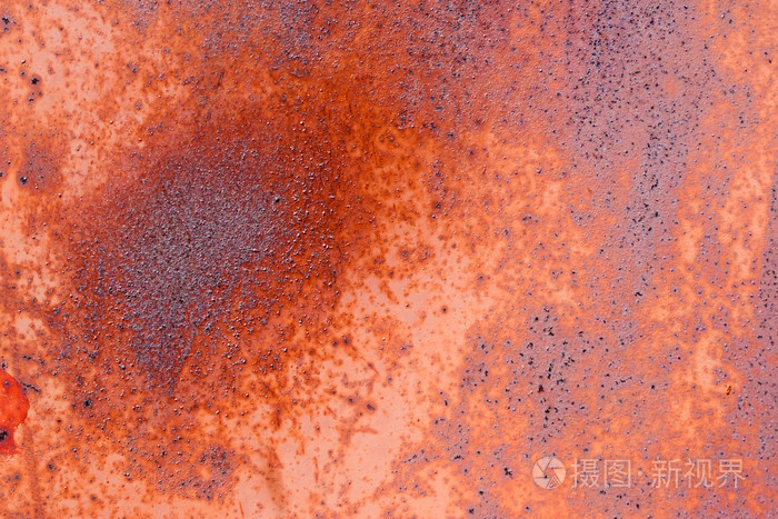 油漆剥落的红色生锈表面