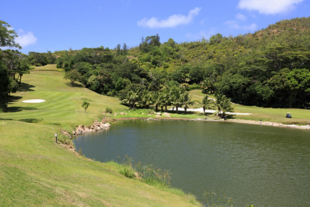 湖上高尔夫球场在康斯坦茨利莫里亚度假村