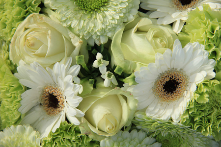 混合白色婚礼鲜花