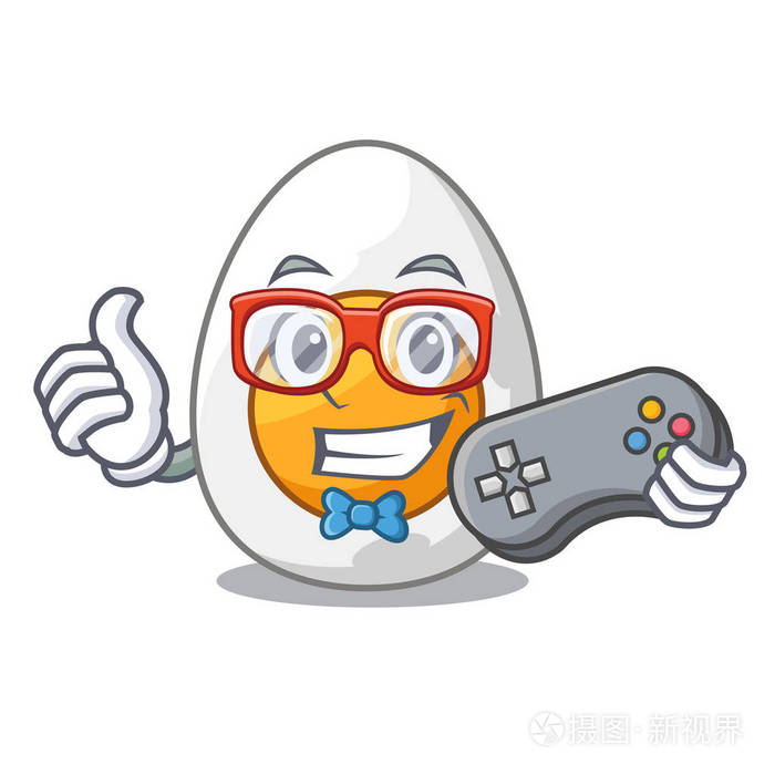 游戏玩家剥煮鸡蛋在吉祥物卡通上