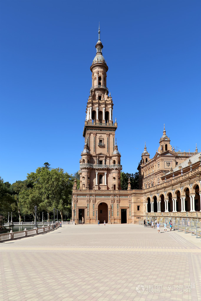 西班牙著名的广场 (是 1929 年拉丁美洲展览场地)-在西班牙塞维利亚