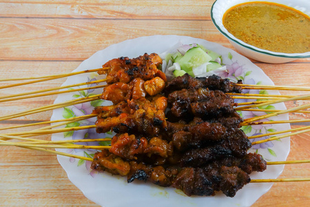 马来西亚的美食俗称沙台竹棍