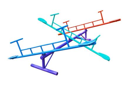 跷跷板和隔离的白色背景图片