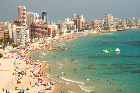 在 calpe，西班牙的沙滩