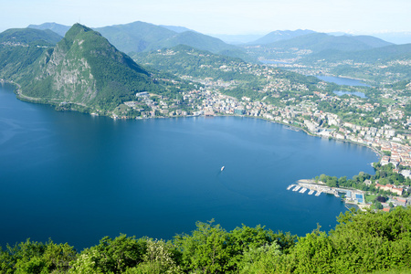 从蒙特 Bre Lugano 海湾的形象