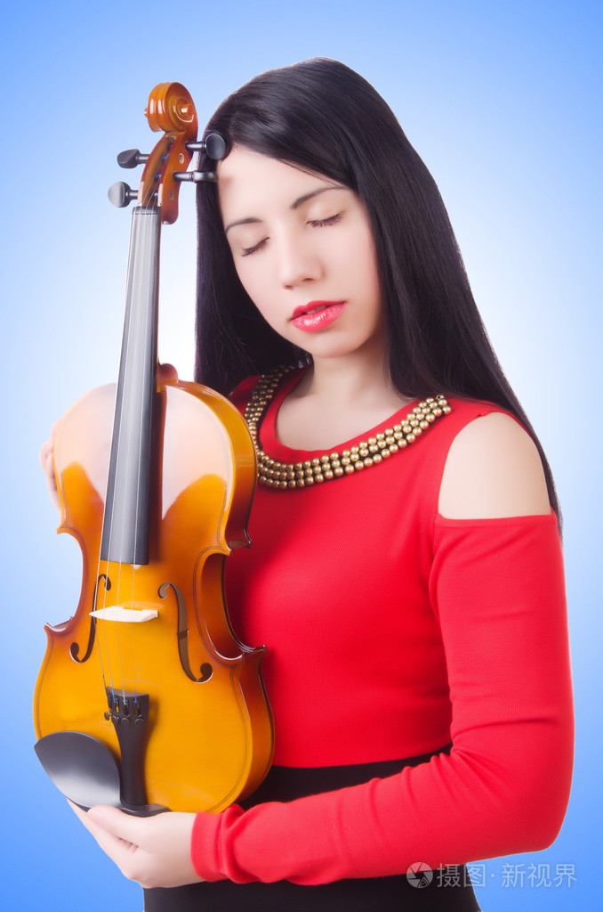 年轻女孩用的小提琴