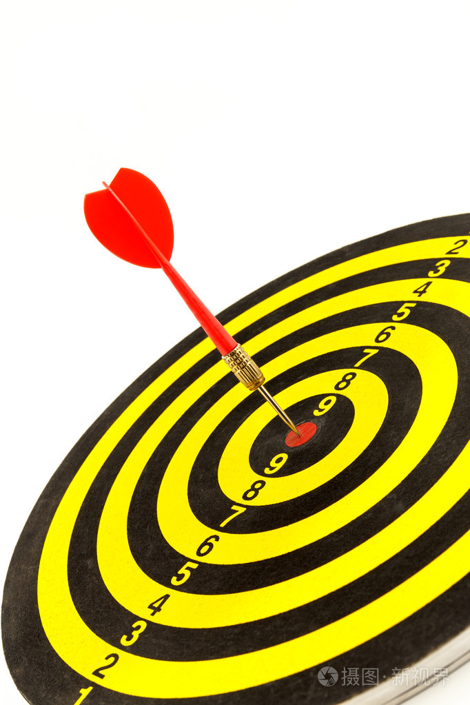 红色的靶心飞镖飞镖