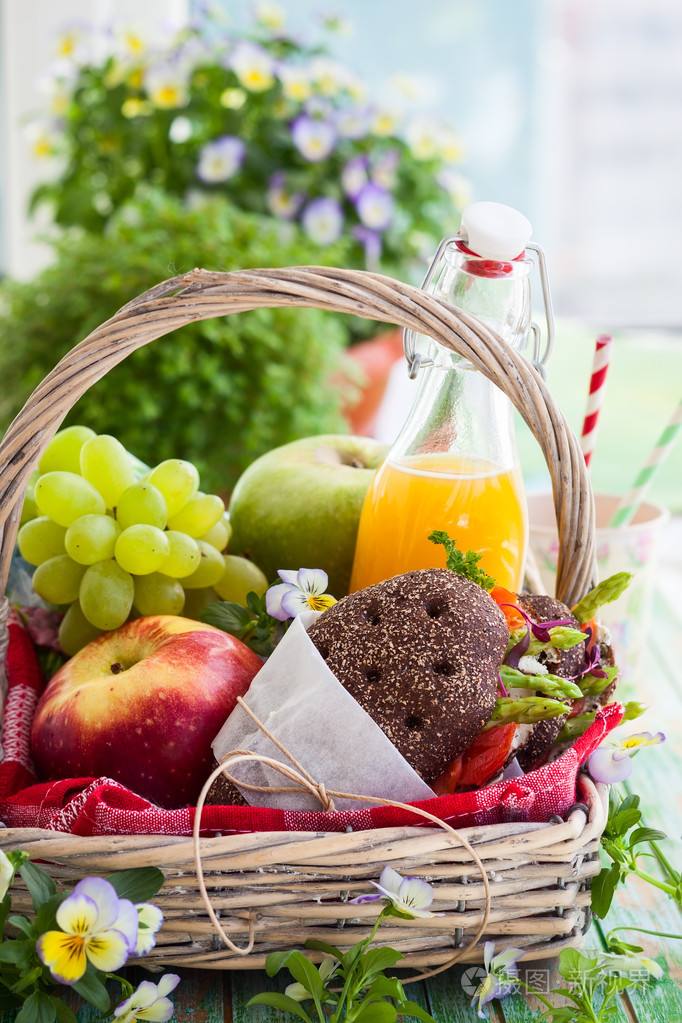 野餐篮水果