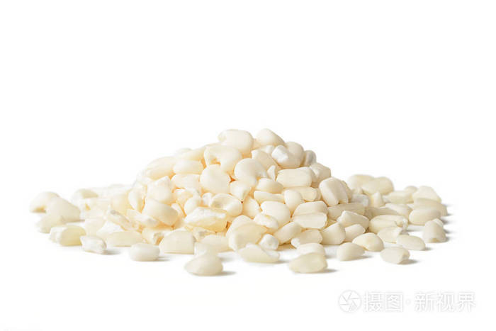白色背景查出的原始白色玉米粒