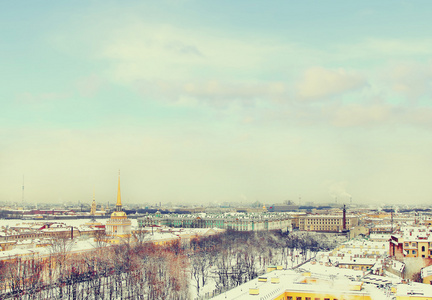 金钟，彼得和 Paul Fortress 在冬天。从圣以撒大教堂，俄罗斯圣彼得堡的视图。老式的图片