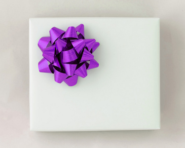 紫星丝带白色纸框上