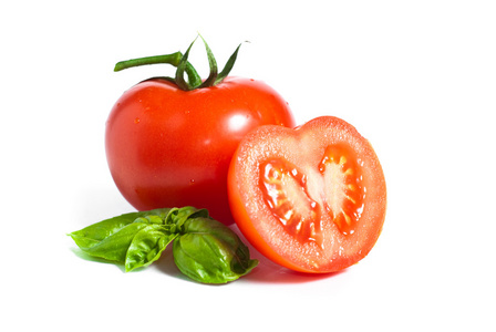 红番茄蔬菜切在白色背景上孤立