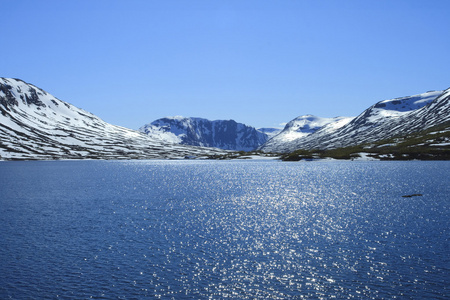 湖和山在挪威