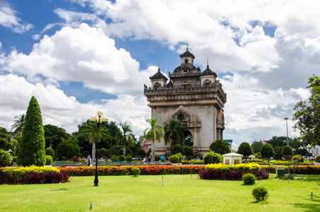 在万象 patuxai 门