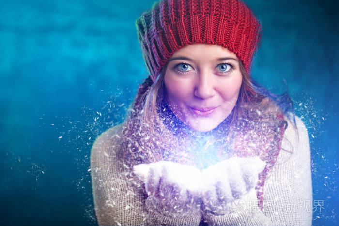 冬天的人,幸福的理念--女人的围巾,手套与大雪花