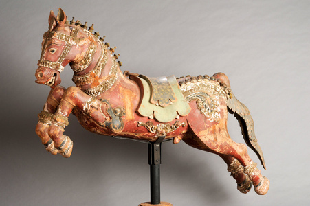 印度木制雕像的马