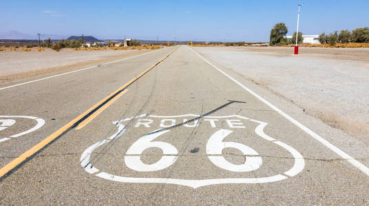 柏油路, 66号公路在加州沙漠