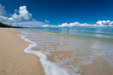 阳光沙滩线描画图片