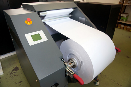 劳动版画印刷机: 数字卷筒纸印刷机照片