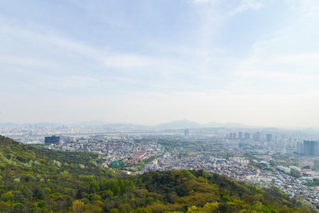 从山顶的视图。首尔，韩国