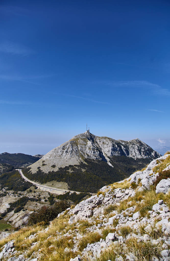 从 Lovcen 山看黑山的性质。Lovcen 国家公园。夏天