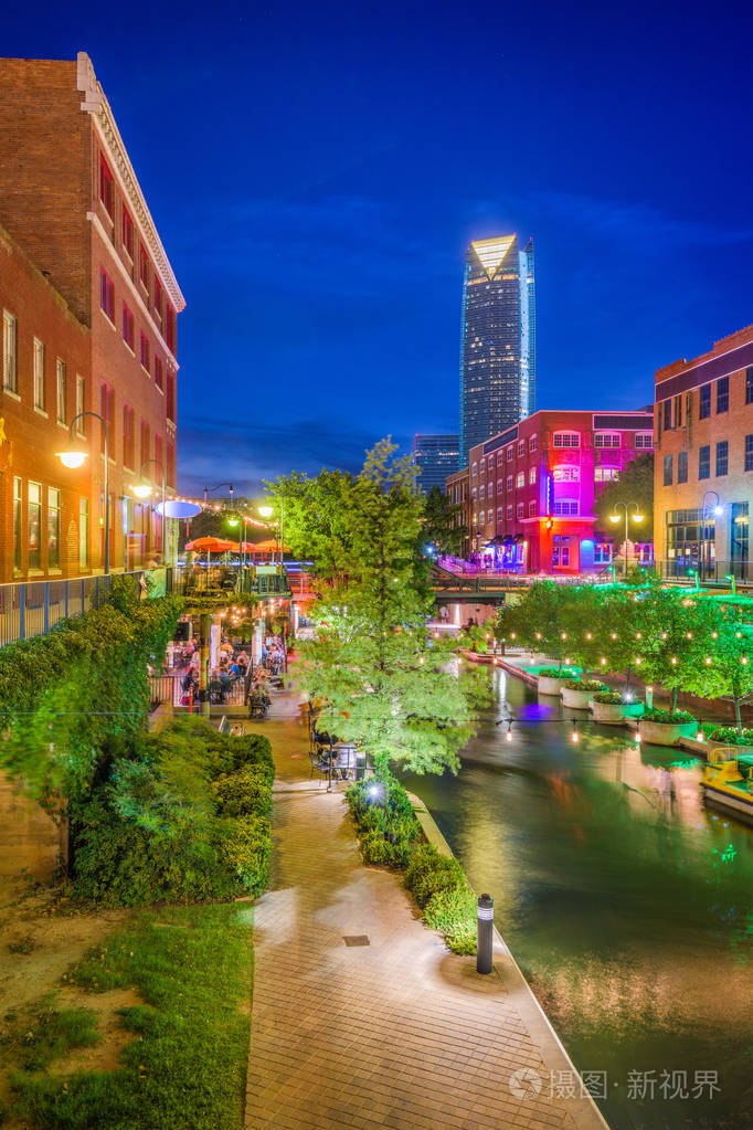奥克拉荷马市, 俄克拉何马州, 美国城市景观在黄昏 bricktown