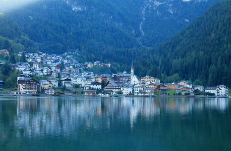Alleghe 湖和镇, 意大利