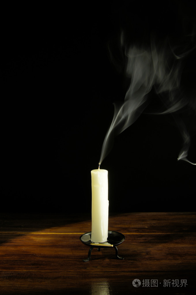 针对黑熄的蜡烛