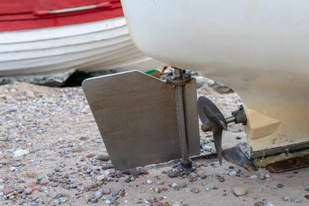 损坏的船螺旋桨图片