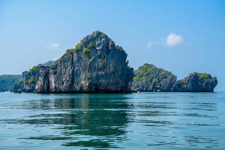 木 Ko 和丁字裤国家公园, 泰国湾, 暹罗, 五颜六色的岩石群岛, 晴朗的水在阳光明媚的日子