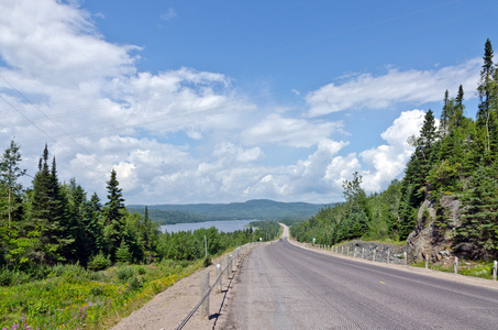 transcanada 公路沿上级湖岸