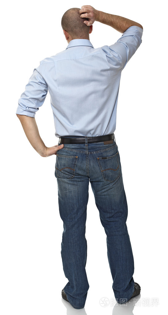 男人站背视图