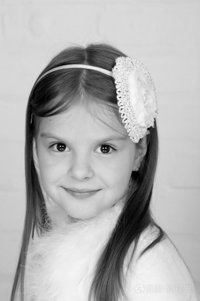 漂亮的小女孩的肖像